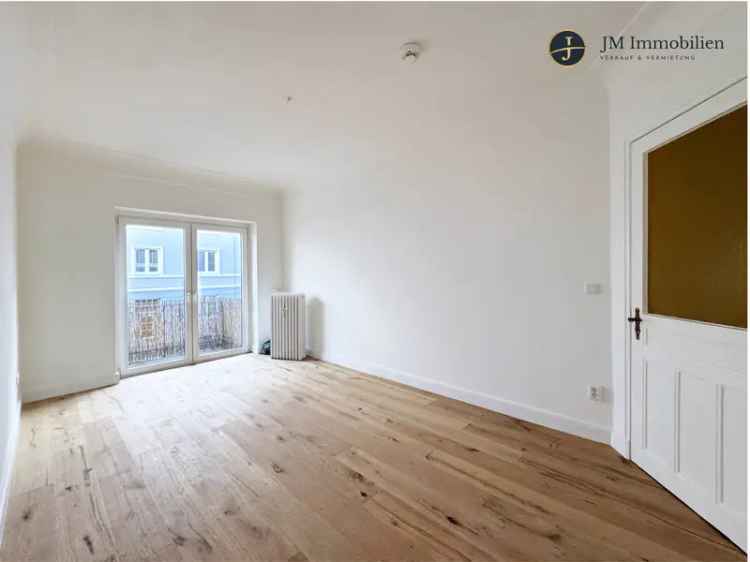 **Frisch sanierte Altbau-Perle in begehrter Lage**