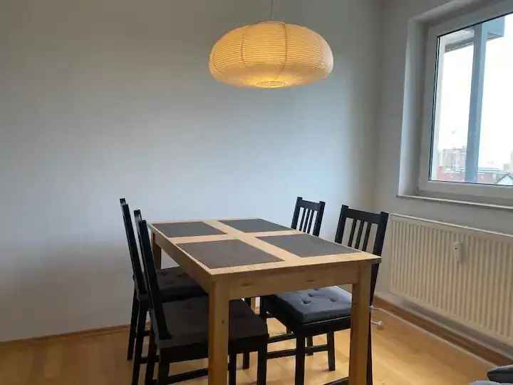 Gut geschnittene 3-Zimmer-Wohnung mit Balkon und EBK in Frankfurt