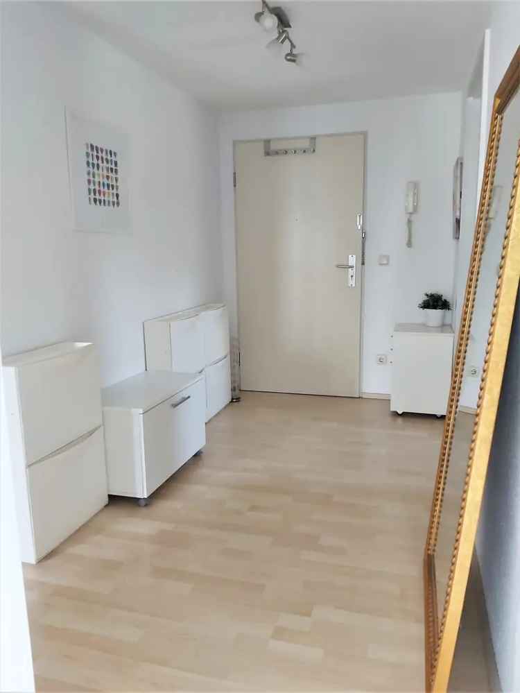 Helle, möblierte, lichtdurchflutete 3-Zimmer Maisonette-Wohnung mit Südwest-Loggia in München-Bogenhausen!