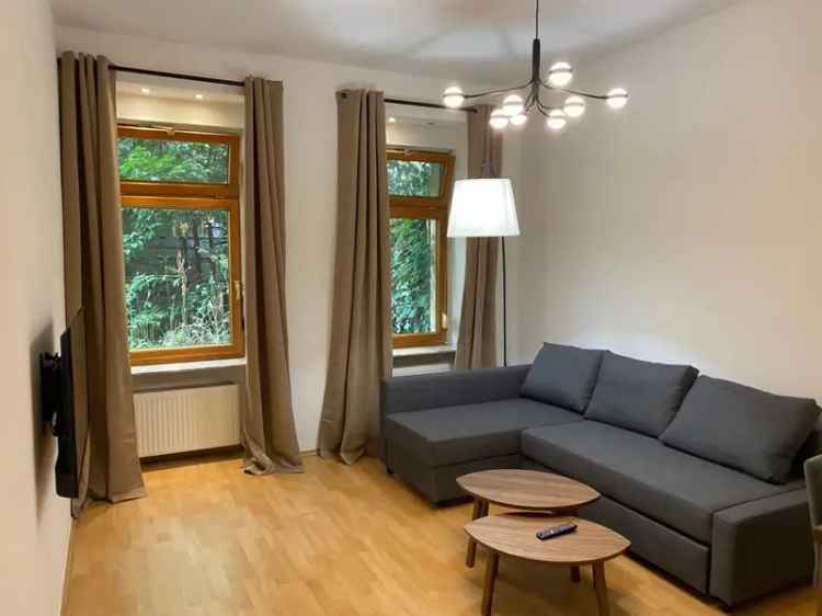 Apartment Berlin Mitte Großes Wohnzimmer Schlafzimmer Gartenblick