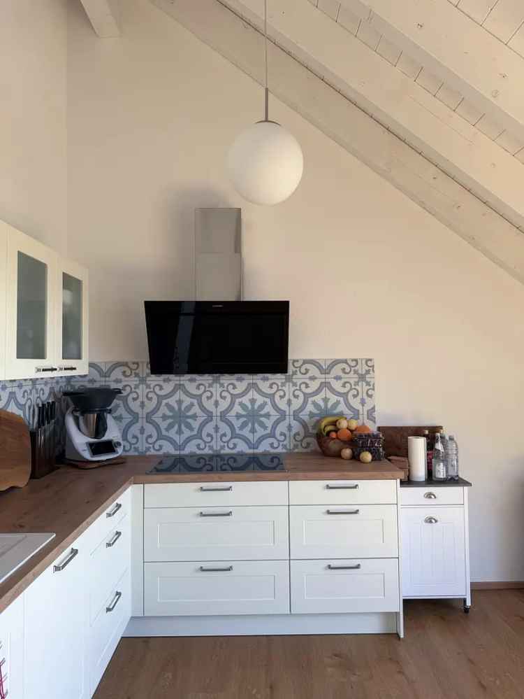 Exklusive Dachgeschoss Wohnung mit Cabrio Fenster