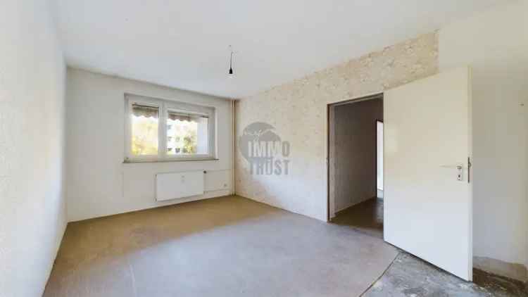 2-Zimmer-Wohnung in Berlin-Marienfelde mit Balkon – Sanierungsoption zur profitablen 3-Zimmer-Wohnung