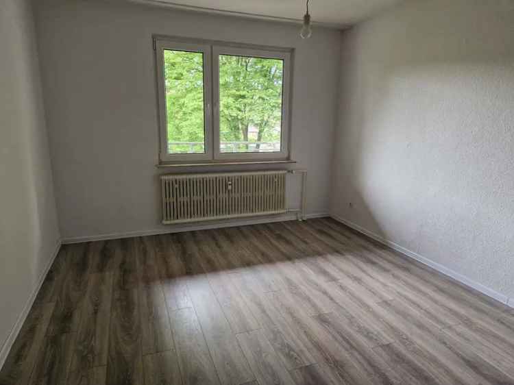 Hübsche 2-Zimmer-Wohnung mit Balkon *für Paare*