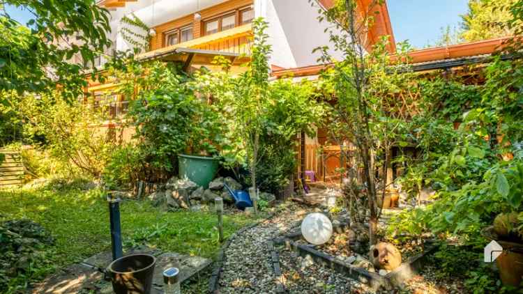 Charmantes Reihenendhaus mit Garten, Terrasse und Wintergarten in idyllischer Lage