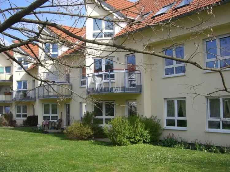 2 Zimmer Wohnung mit Terrasse Stellplatz und Keller