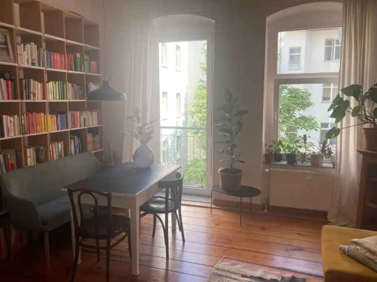  Wohnung tauschen in Friedrichshain mit 3 Zimmern und Altbauflair