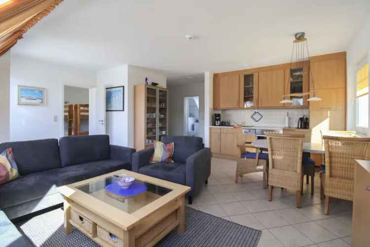 Ferienwohnung in Strandnähe: Urlaubstraum mit 3 Zimmern und Balkon in Graal-Müritz