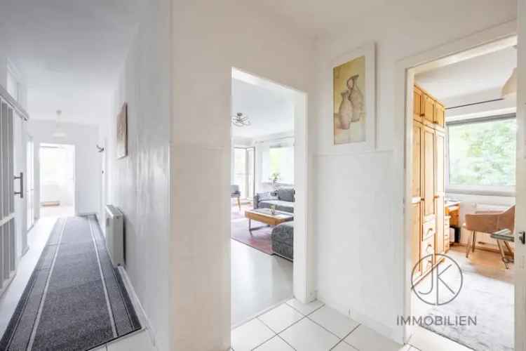 ***Modern und gemütlich: Geräumige 5-Zimmer-Wohnung mit Balkon in gepflegter Anlage in Kirchhuchting