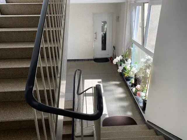 Frei zur Selbstnutzung ! Geräumiges 2,5- Raum- Appartement ! D-Benrath – provisionsfrei !