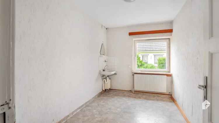 Solides EFH mit 2 Bädern, Gäste-WC, Südterrasse und Westbalkon | 2 Garagen | ELW möglich