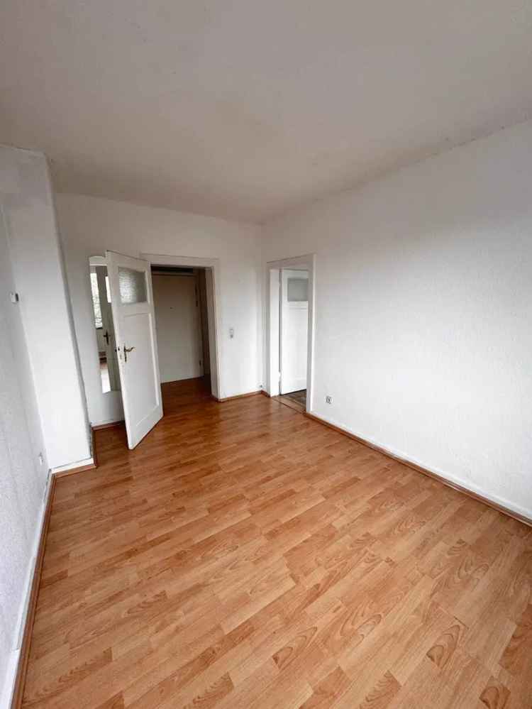 Renovierungsbedürftige 2-Zimmer-Wohnung in Hannover Herrenhausen – Stöcken zu verkaufen!