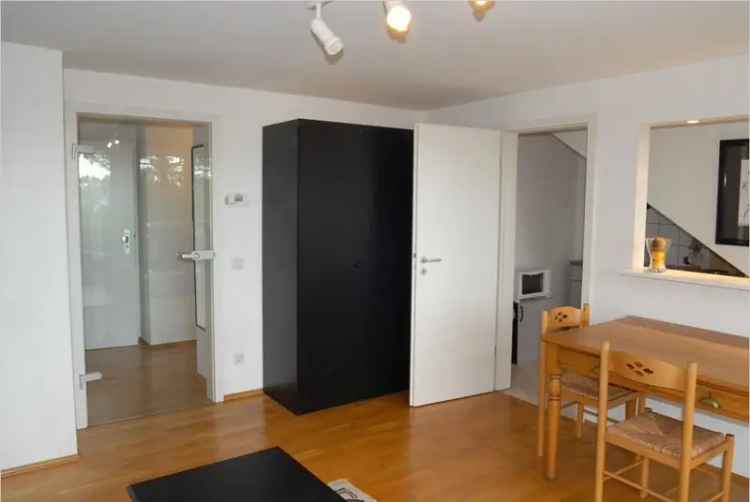 Komplett Möbliert/Furnished Accommodation in: Oberrath. zeitgemäß eingerichtete 1,5