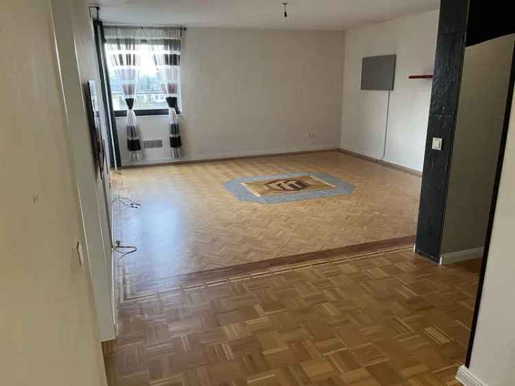 Provisionsfreie 3 ZKB Wohnung - großes Wohnzimmer - bezugsfrei ab sofort!