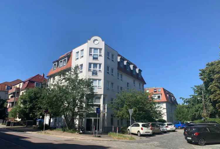 Deine schick renovierte 1-R-Whg mit EBK und Westbalkon