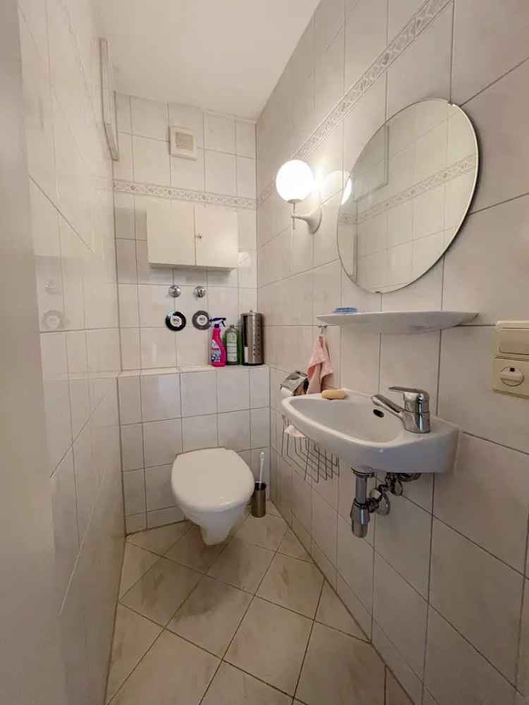 Charmante 2,5- bis 3-Zimmer-Dachgeschosswohnung für Einsteiger