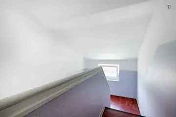 Wohnung (23.93 m²) zur Miete in Düsseldorf (Kölner Landstraße 352, 40589 Dusseldorf, Germany)