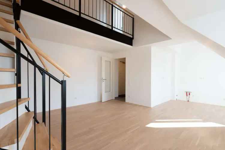 Provisionsfrei! Exklusive 2,5-Zi.-DG-Wohnung mit Galerie, Dachterrasse & TG-Stellplatz