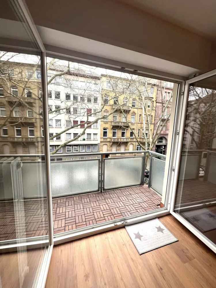 Top-Lage 3 Zimmerwohnung mit EBK & Balkon