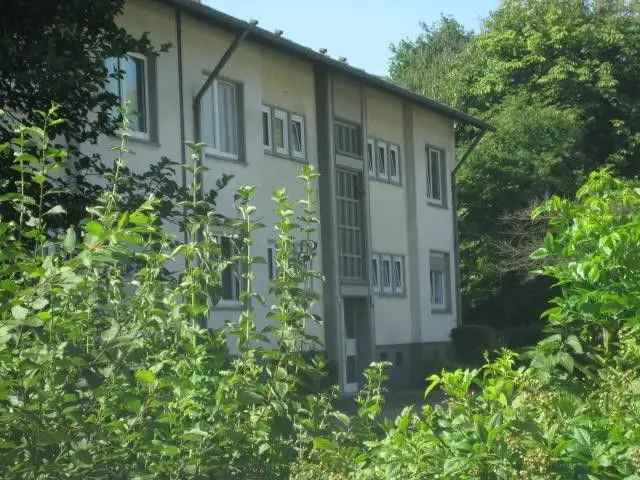 Schöner wohnen im Grünen: ansprechende 3,5-Zimmer-Wohnung