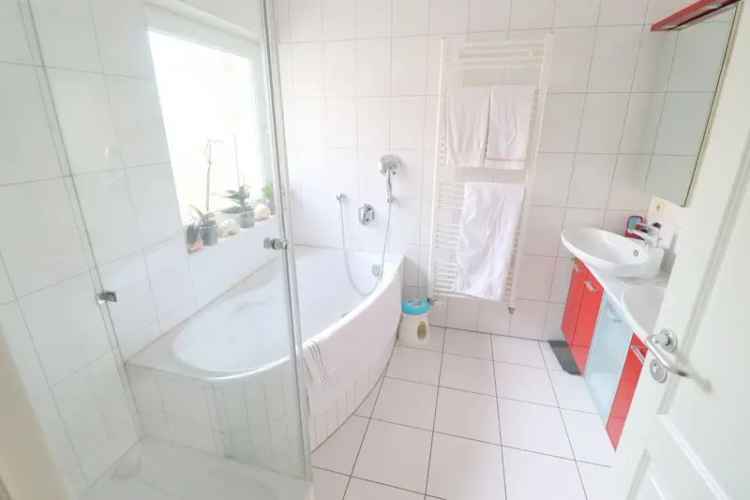 ** Moderne Maisonette -  in zentrale Wohnlage mit Dachterrasse **