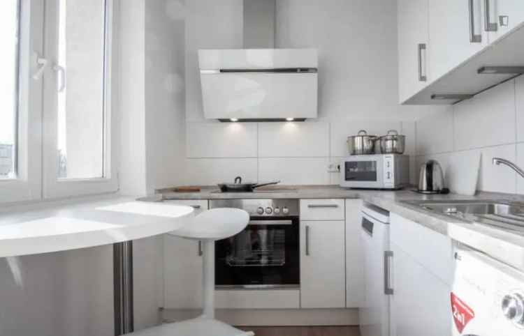 Einbettzimmer in 4-Schlafzimmer Wohnung