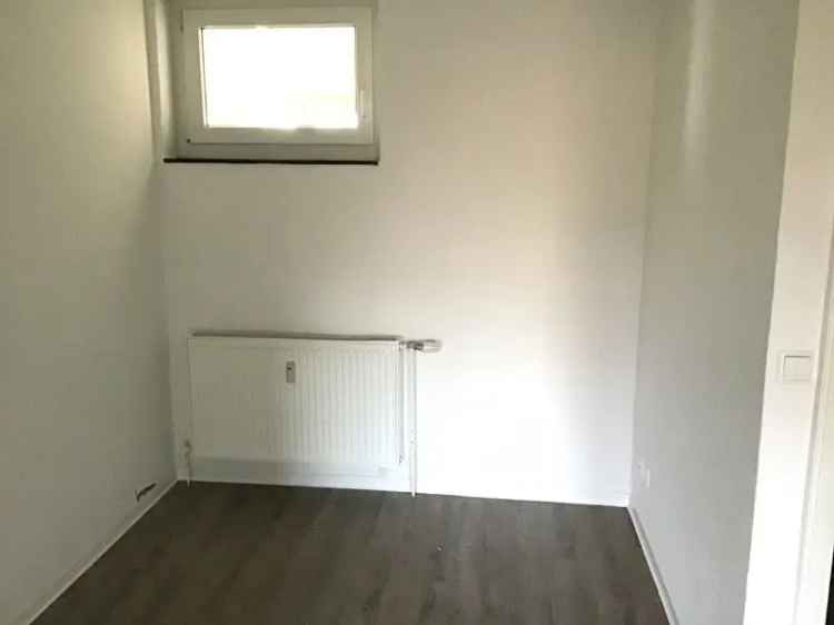 Gemütliche Wohnung für Singles und Paare mit Balkon