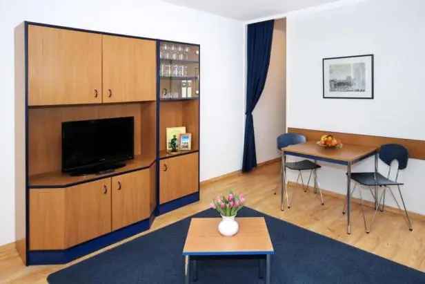 Mieten 1-Zimmer-Apartment in Berlin-Friedrichshain-Kreuzberg mit Balkon