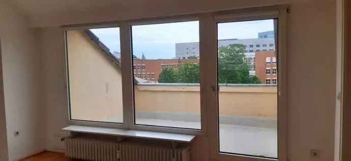 1 Raum-DG-Appartement mit Dachbalkon in Dortmund, südliche Innenstadt