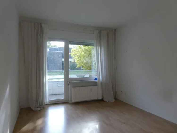 Sonnige Renovierungswohnung mit Südbalkon und viel Gestaltungspotenzial!