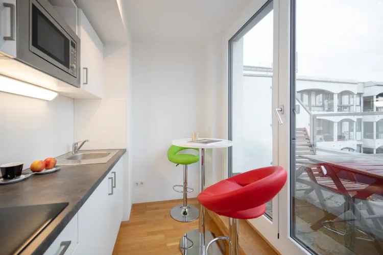 Modernes Studentenapartment mit großer Terrasse