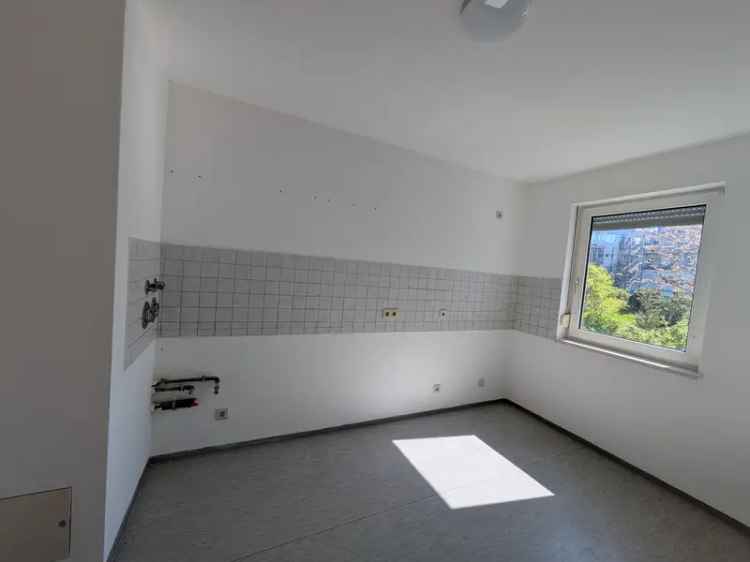 Eine wunderschöne geräumige lichtdurchflutete 2-Zi Wohnung in bester Lage Nürnberg-Zabo zu verkaufen