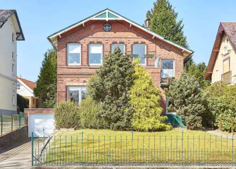 Historisches Familienhaus auf großzügigem Grundstück an der Grenze zu Blankenese