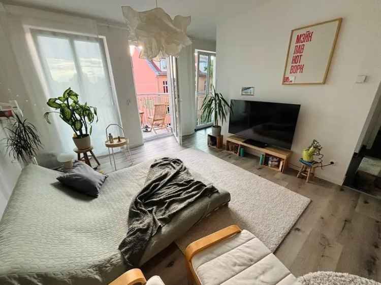 Mieten helle Wohnung in Pankow Berlin mit Balkon und Aufzug