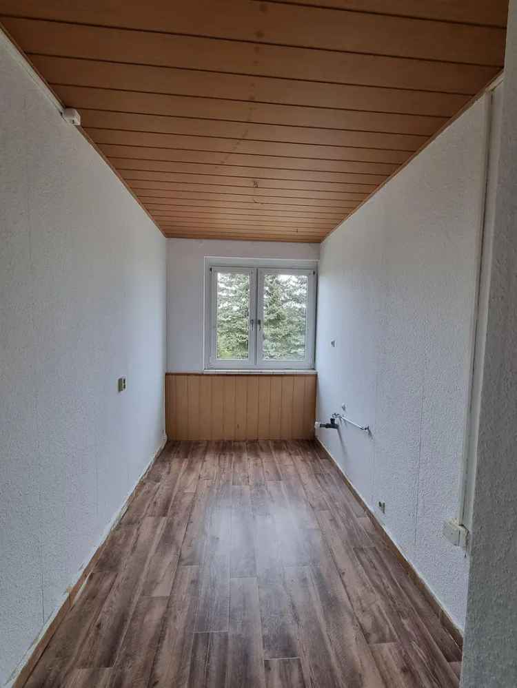 Renovierte 2 Zimmer Wohnung mit Balkon in 02959 Schleife