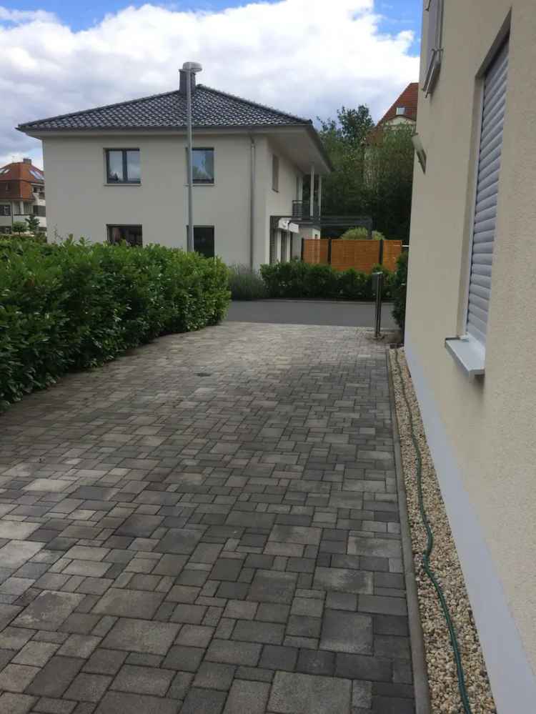 Zweifamilienhaus in Dresden mit großem Garten und Terrasse