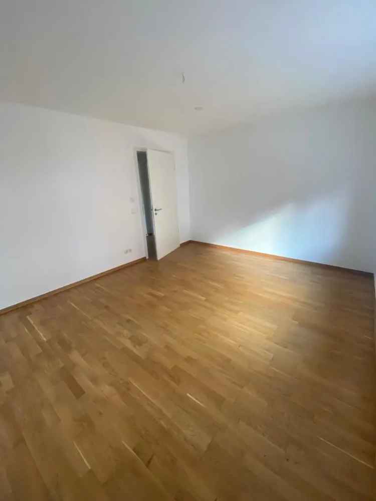 Moderne 2 Zimmer Wohnung bite EBK und Balkon ab sofort