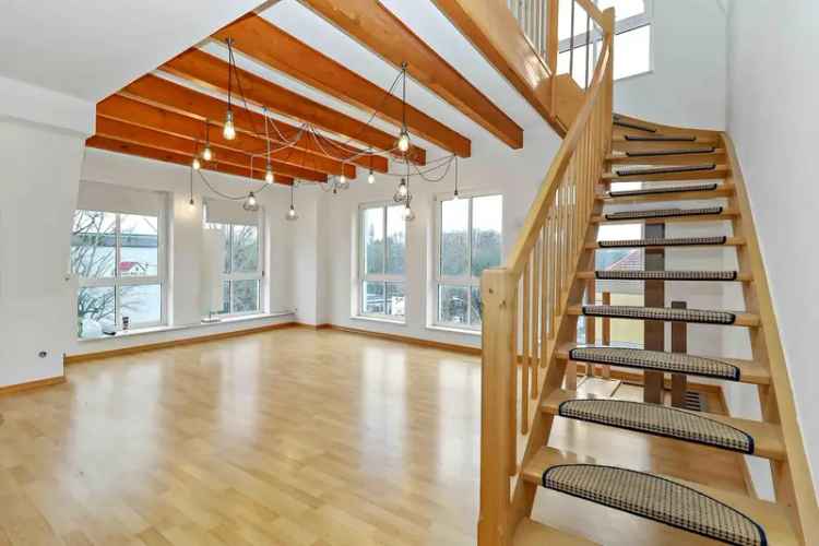 Helle Maisonettewohnung mit Galerie & Charme im Dachgeschoss