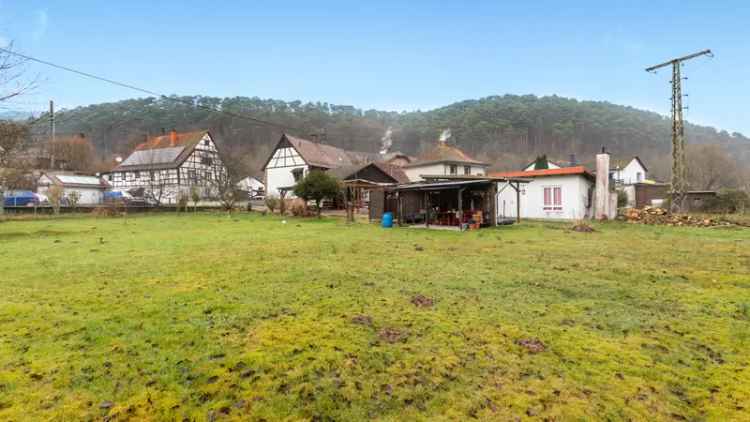 Charmantes Einfamilienhaus mit zwei Grundstücke und großem Garten in sehr ruhiger Lage