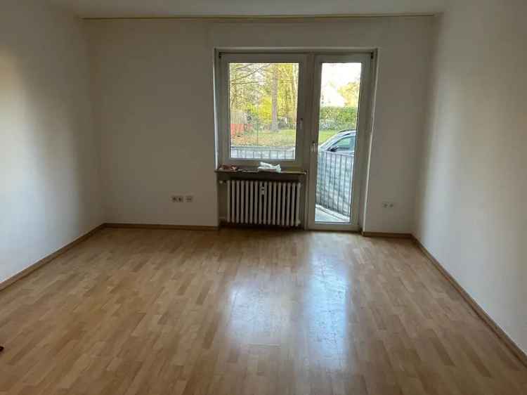 Schönes Einzimmer-Apartment mit Pantryküche und Balkon