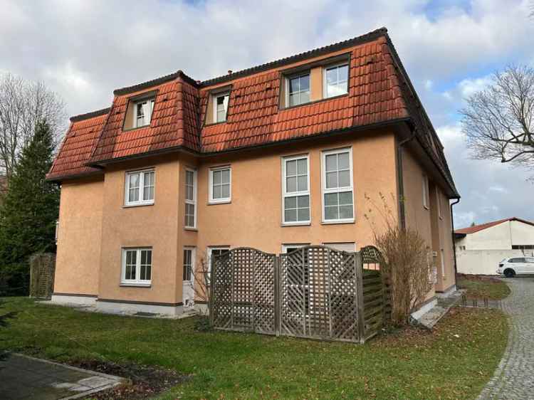 Charmante Erdgeschosswohnung mit zwei Terrassen im beliebten Dresden-Langebrück