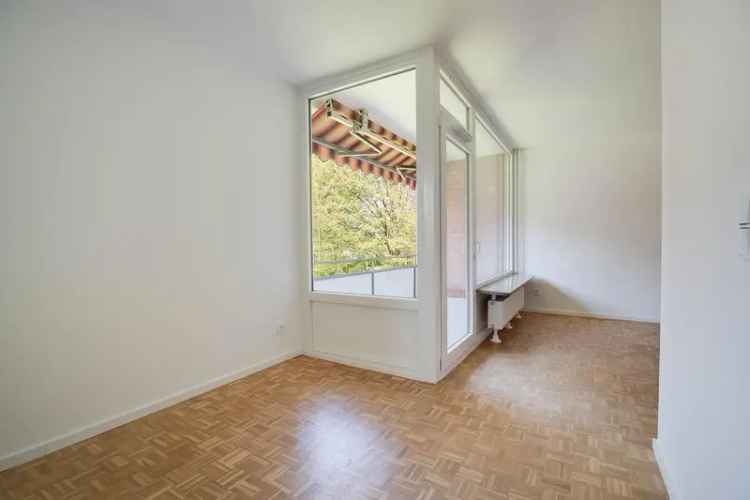Modernisierte zentrale, aber ruhige 3-Zimmer-Wohnung mit praktischem Grundriss