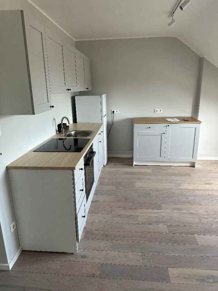 Alles was man braucht: Helles Appartment mit EBK in zentraler Lage von Bilk.