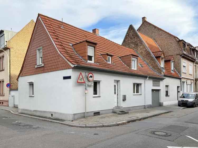 Einfamilienhaus Mannheim Neckarau 120m² 4 Zimmer Innenhof Renovierung