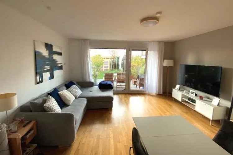 Schöne 2,5 Zimmer Wohnung mit großem Garten in Karlsfeld!