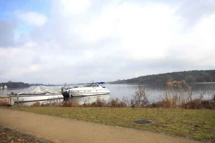 Erste Reihe direkt an der Havel! 2,5-Zimmer-Dachgeschoss-Maisonette mit Balkon und 2 TG Stellplätze