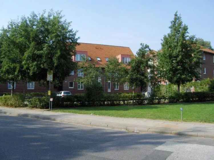 Großzügig geschnittene 2,5-Zimmer-Wohnung in Neuenfelde – öffentlich gefördert