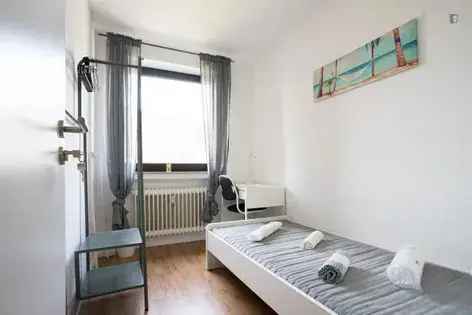 Wohnung (23.02 m²) zur Miete in Düsseldorf (Kölner Landstraße 352, 40589 Dusseldorf, Germany) - immosurf.de