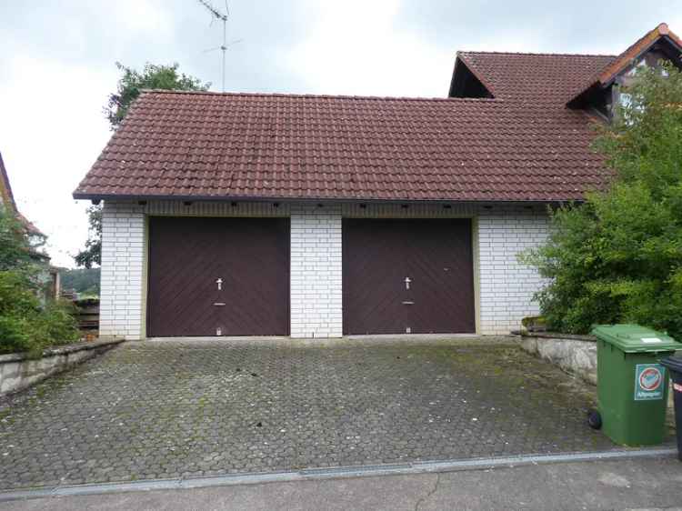 Großes, schön gelegenes Haus mit Blick auf Wald und Wiesen - auch geeignet für zwei Familien