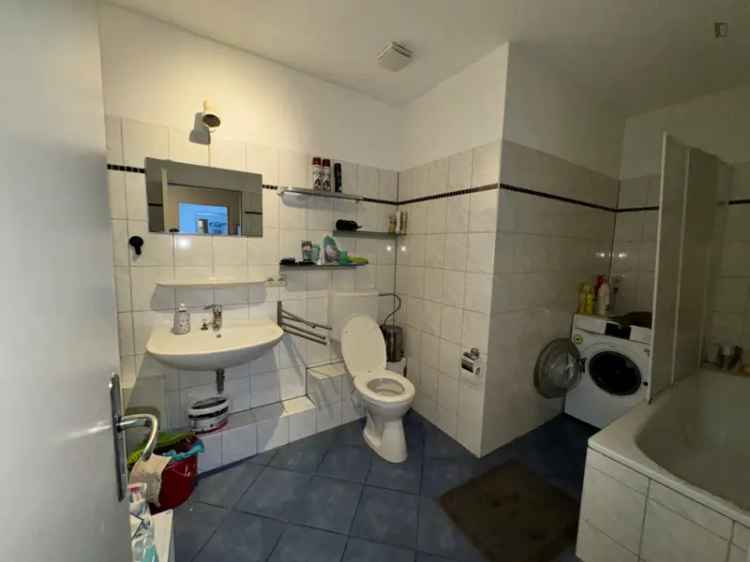 Doppelzimmer in 5-Schlafzimmer Wohnung