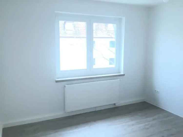 Mieten 3 Zimmer Wohnung frisch renoviert